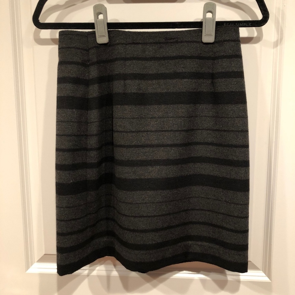 Banana republic Gray & blk striped wool skirt sz 2